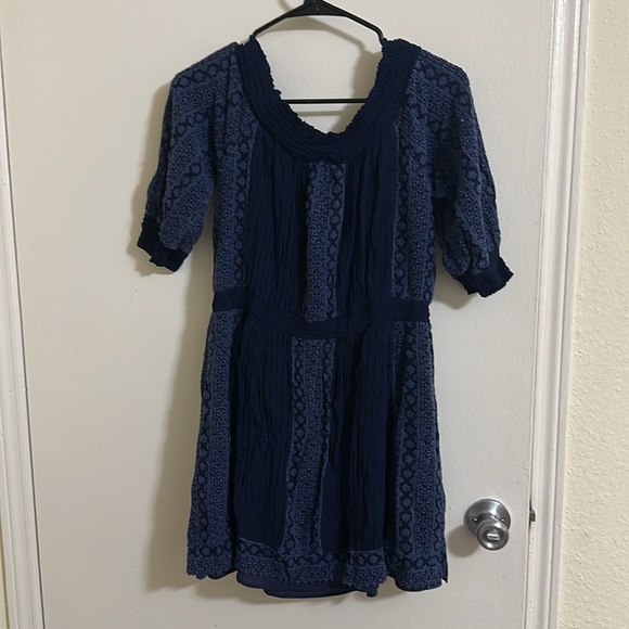 EUC Alice and Olivia Eyelet Off the Shoulder Embroidered Dress size 12 - Picture 6 of 10